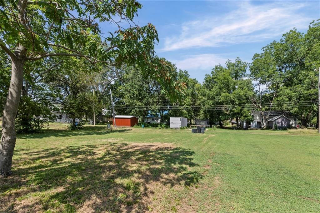 417 E 4th Avenue — photo 7
