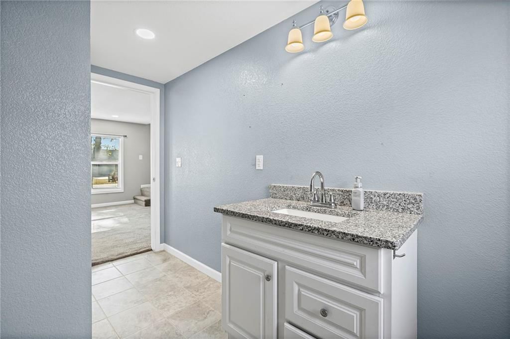 417 E 4th Avenue — photo 24