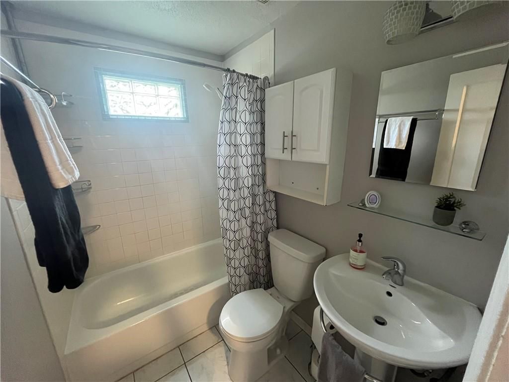 Photo 9 of 13 - 7636 Robinson Street