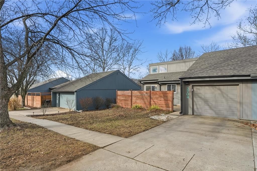 2704 University Drive — photo 5