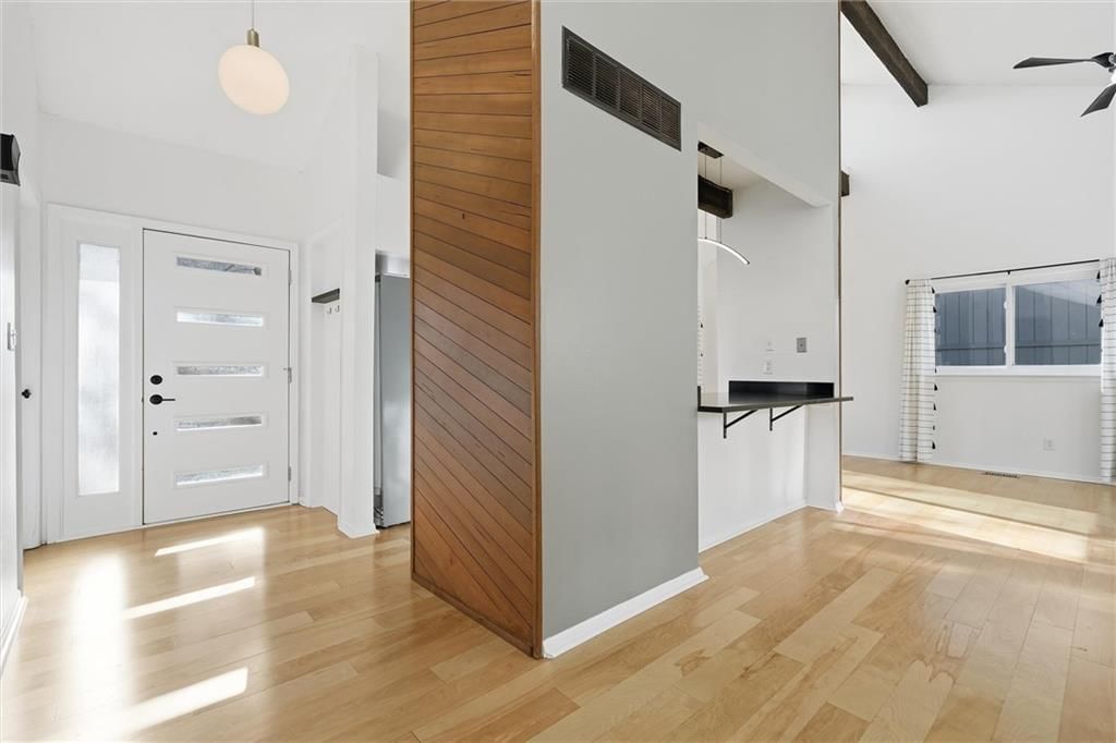 2704 University Drive — photo 6