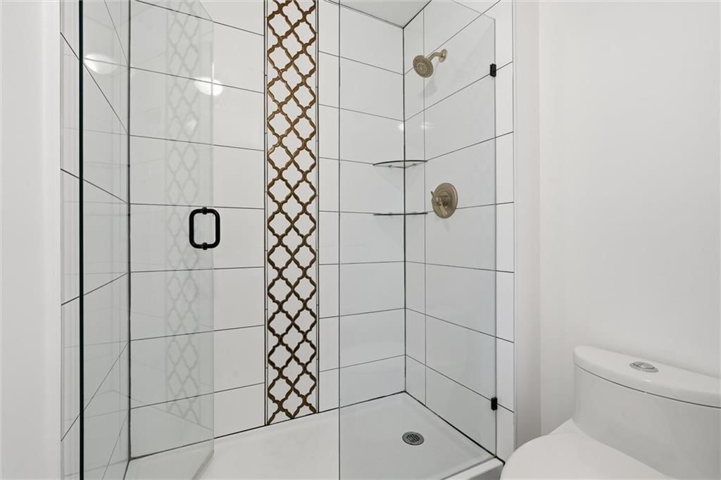2704 University Drive — photo 24
