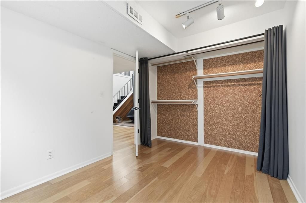 2704 University Drive — photo 32