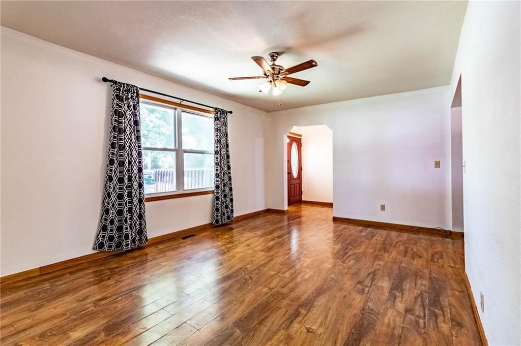 Photo 17 of 29 - 305 S Washington Avenue