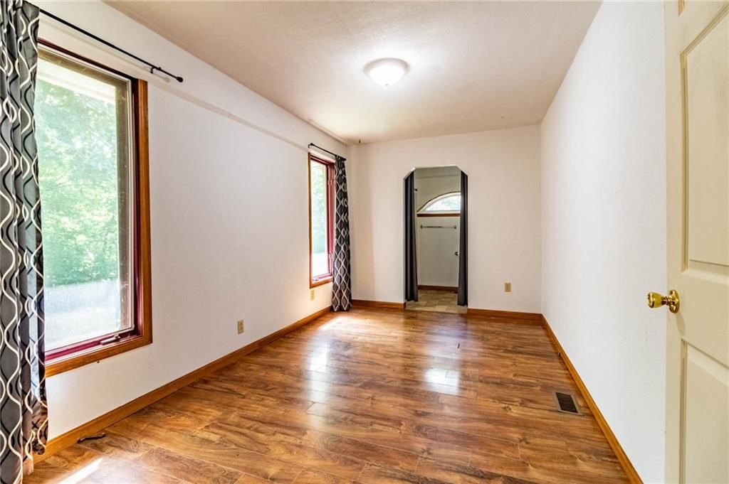 Photo 24 of 29 - 305 S Washington Avenue