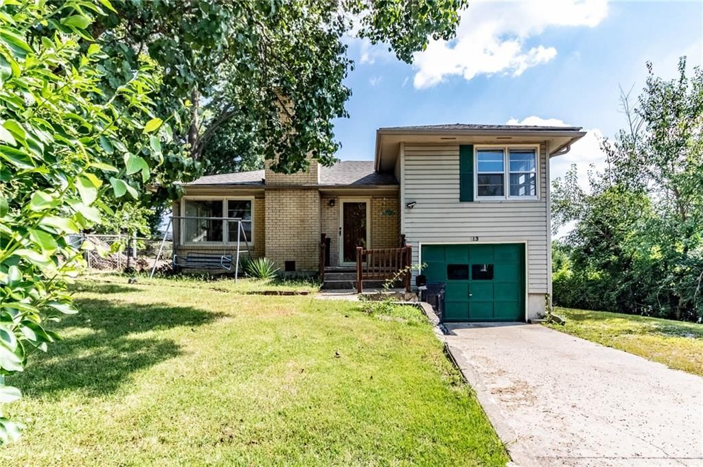 Photo 1 of 18 - 613 Hillcrest Drive