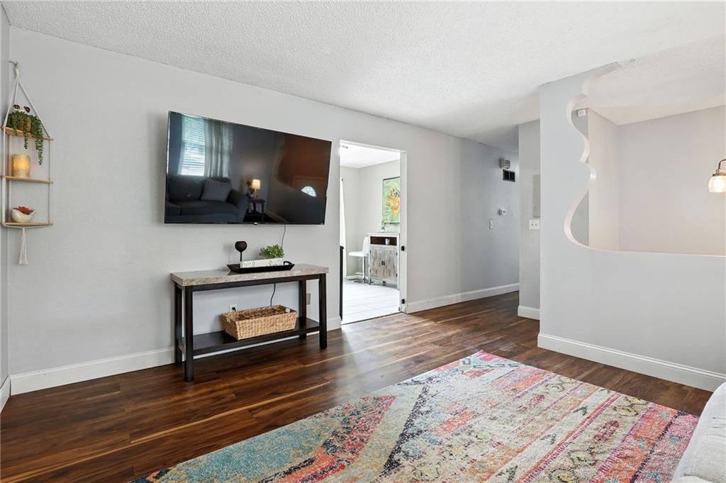 11400 Monroe Avenue — photo 4