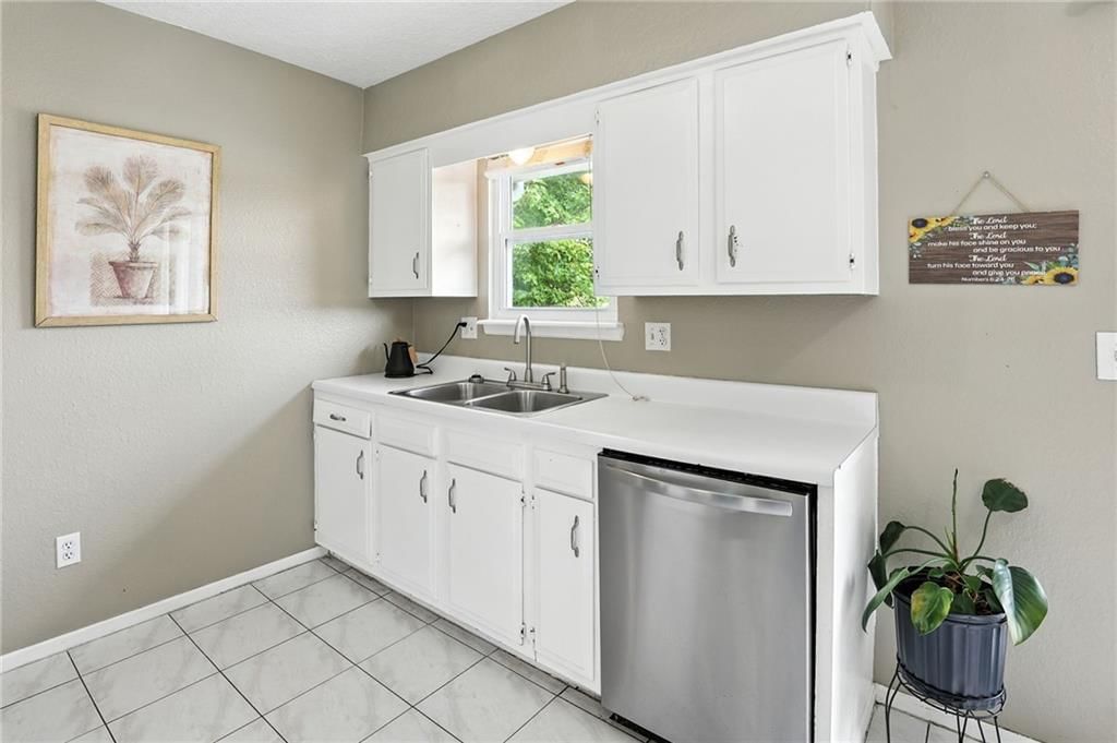 11400 Monroe Avenue — photo 5