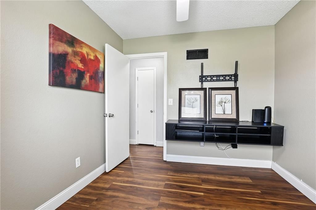 11400 Monroe Avenue — photo 11