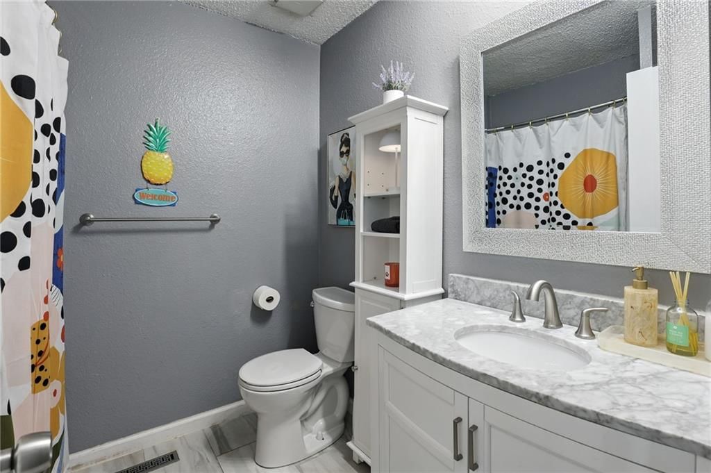 11400 Monroe Avenue — photo 12