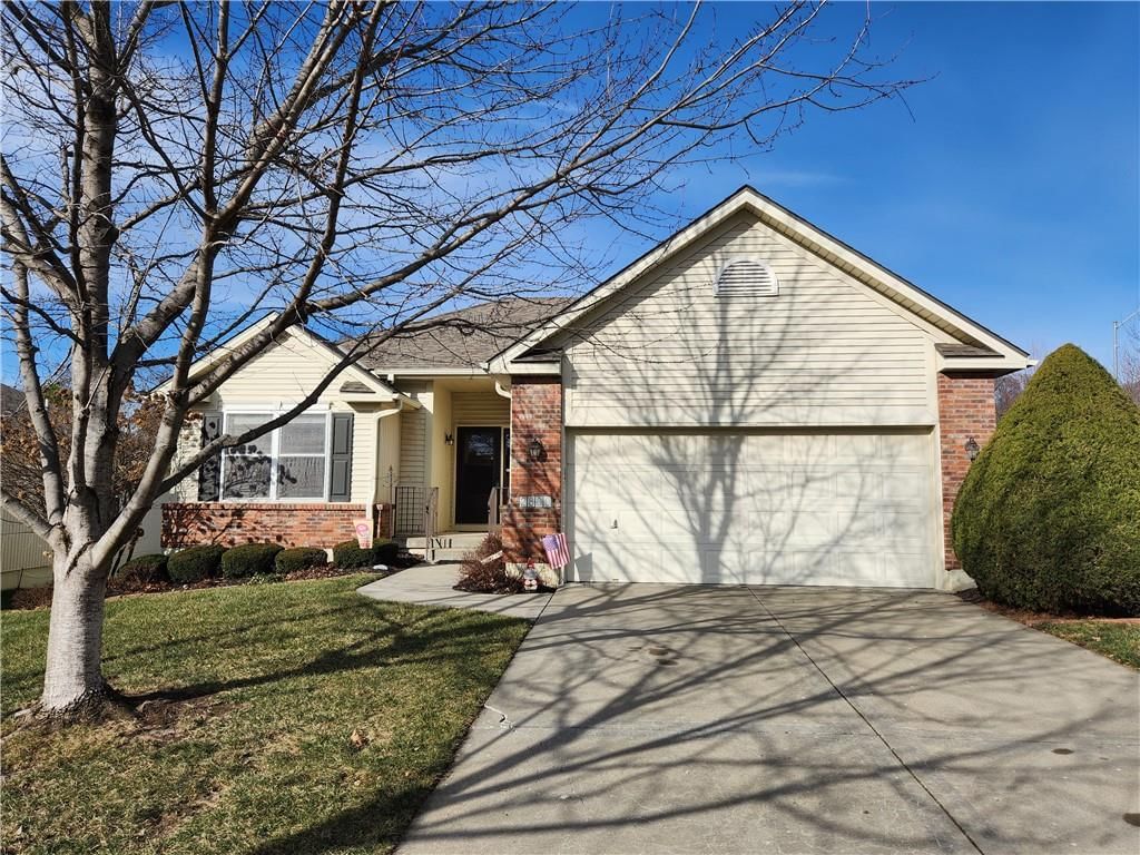 2800 S Woodbury Drive, Independence, MO