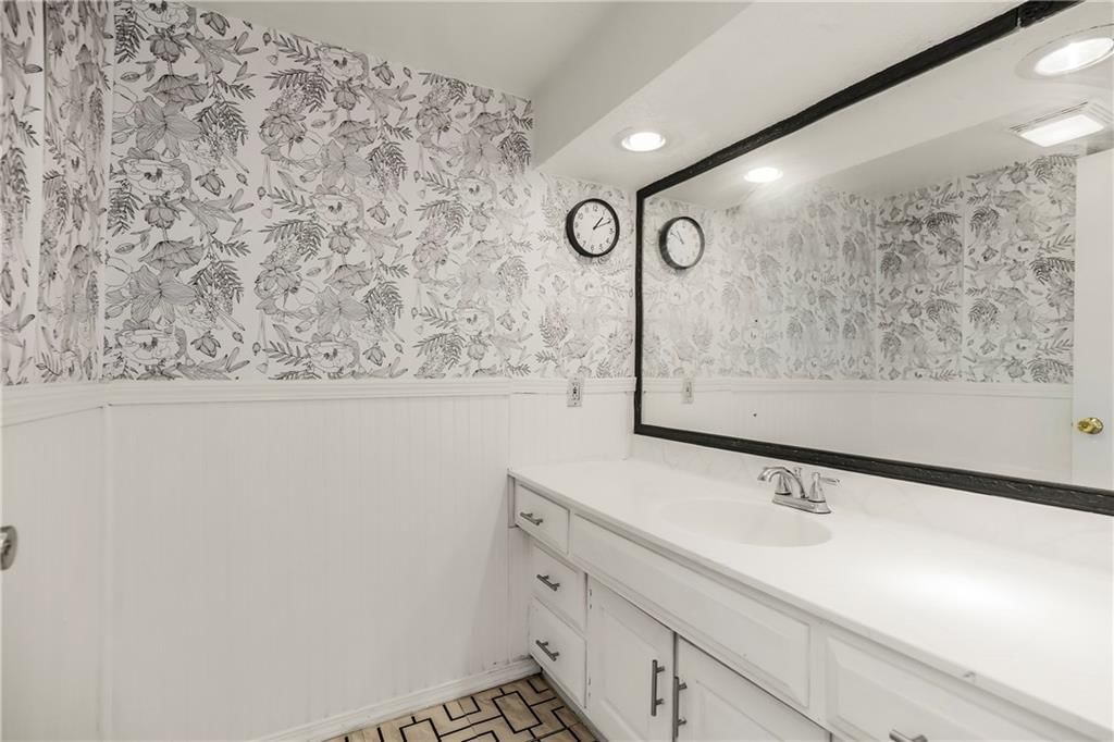 5521 N Wayne Avenue — photo 17