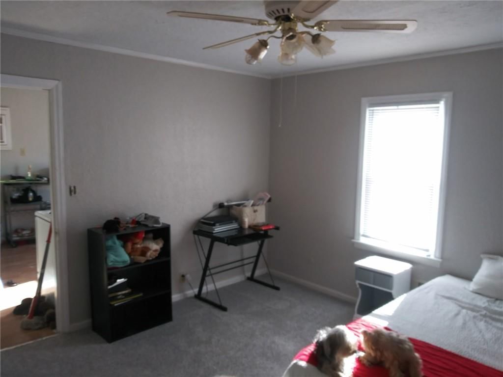 Photo 10 of 20 - 563 S Ash Avenue