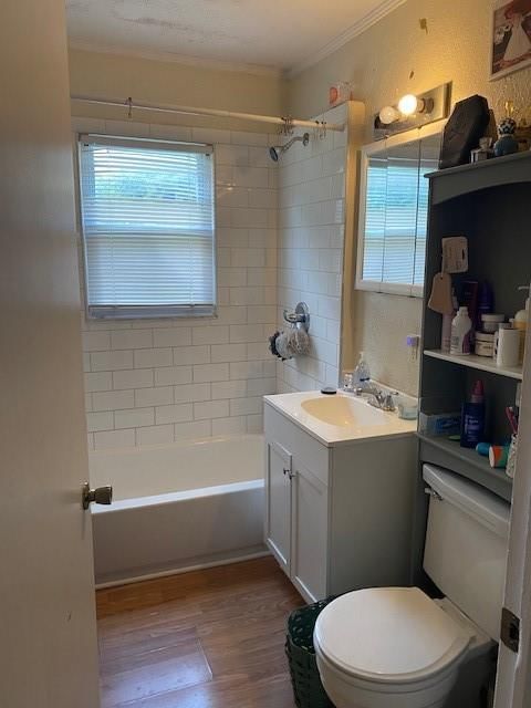 Photo 12 of 20 - 563 S Ash Avenue