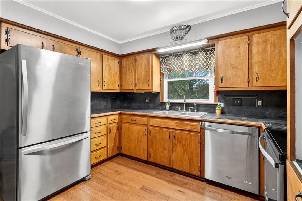 Photo 7 of 25 - 311 Berry Avenue