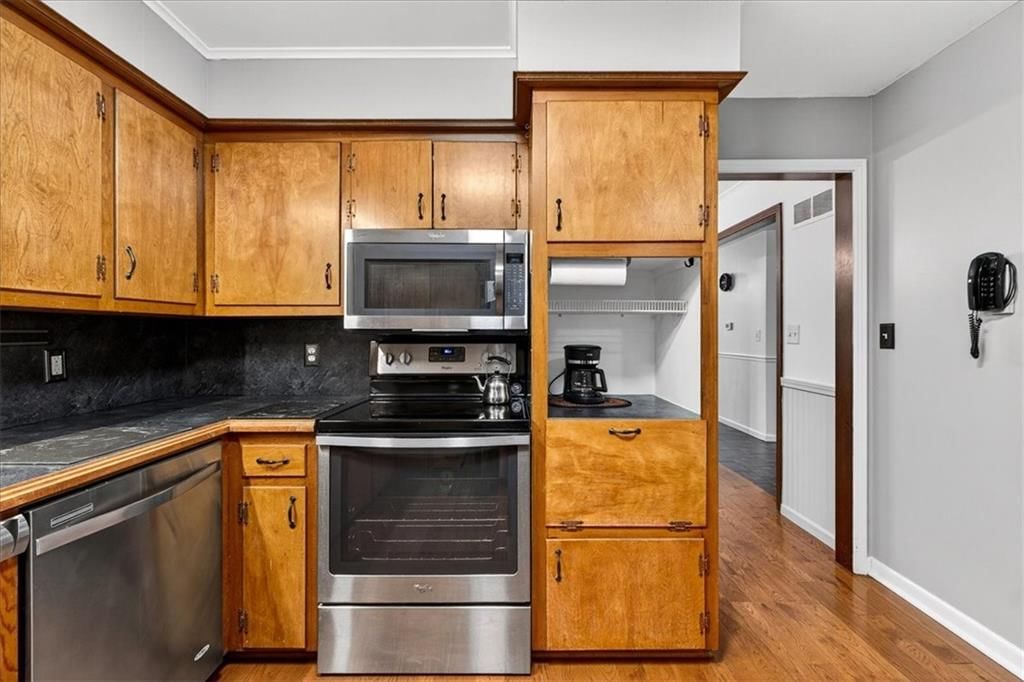 Photo 8 of 25 - 311 Berry Avenue