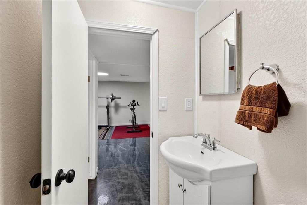 Photo 18 of 25 - 311 Berry Avenue