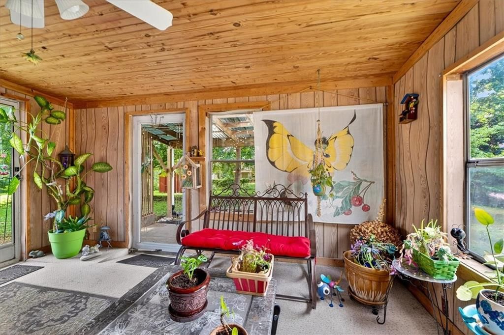 Photo 22 of 25 - 311 Berry Avenue