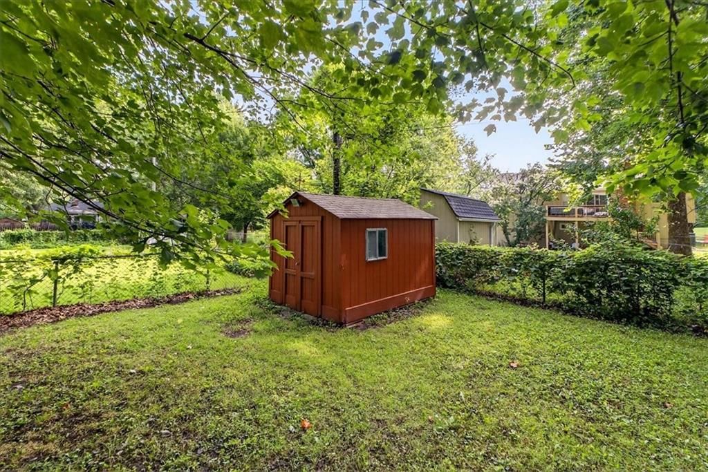 Photo 24 of 25 - 311 Berry Avenue