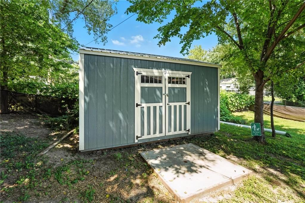 Photo 40 of 81 - 736 Pottawatomie Street