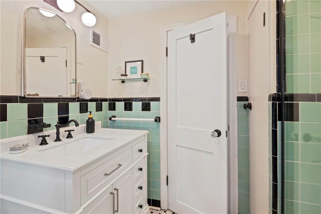 7020 Paseo Boulevard — photo 24