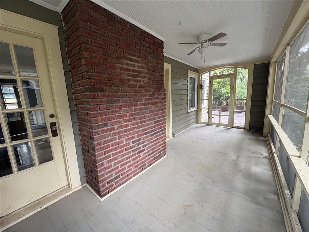 Photo 27 of 31 - 5617 Kenwood Avenue