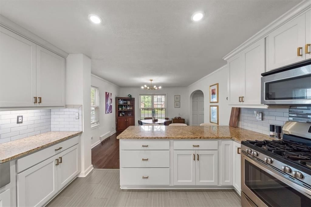 Photo 11 of 30 - 7432 Charlotte Street