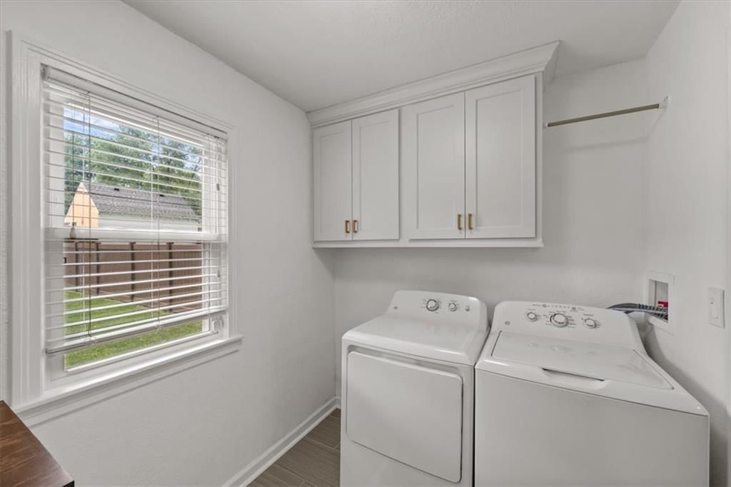 Photo 13 of 30 - 7432 Charlotte Street