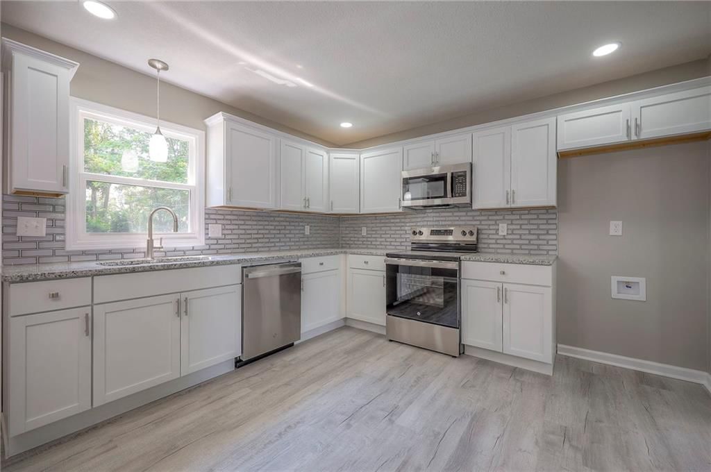 3421 Victoria Drive — photo 6