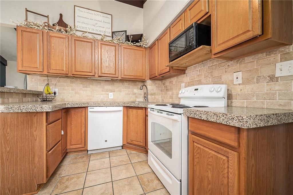 6314 N Wabash Avenue — photo 9