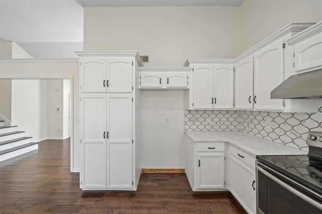 10508 NW 85th Terrace — photo 13