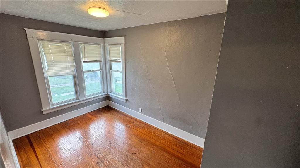 322 W 7TH Street — photo 18
