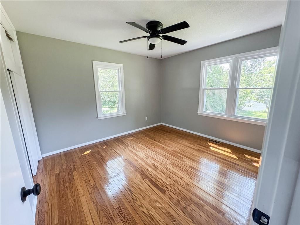 Photo 8 of 11 - 608 N Westwood Drive