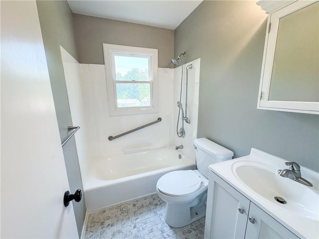 Photo 10 of 11 - 608 N Westwood Drive