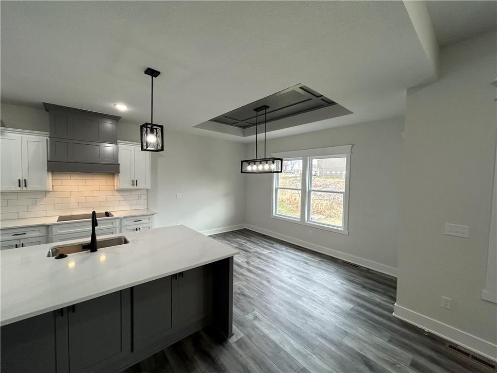 2344 NE Colonnade Avenue — photo 4