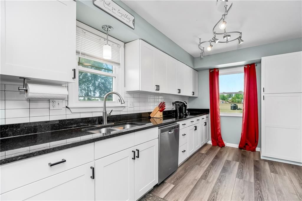 Photo 6 of 41 - 15612 NE 140th Terrace