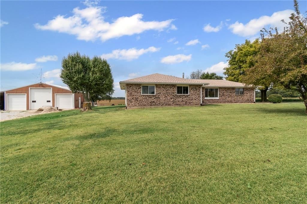 10451 Miners Trail Road, Higginsville, MO