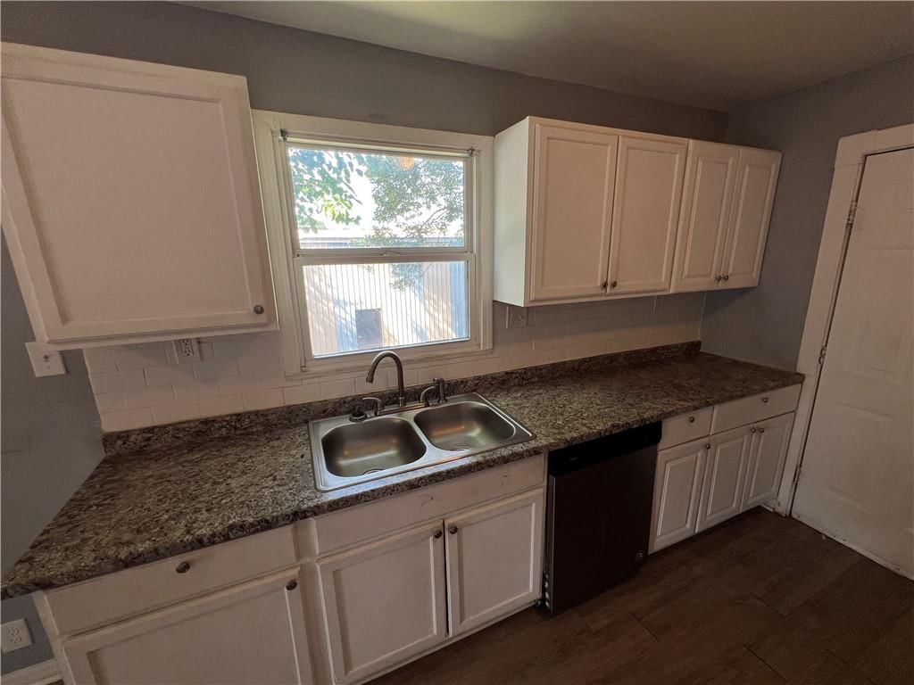 Photo 7 of 17 - 3045 N 51st Street