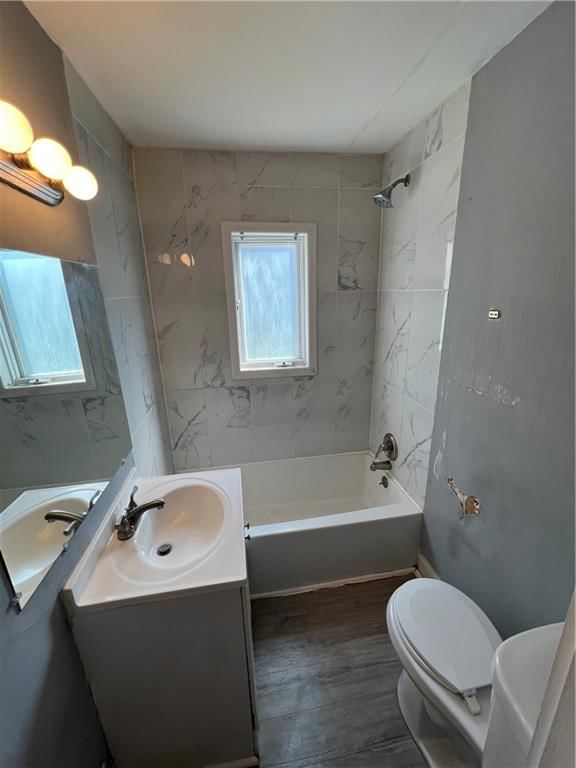 Photo 10 of 17 - 3045 N 51st Street