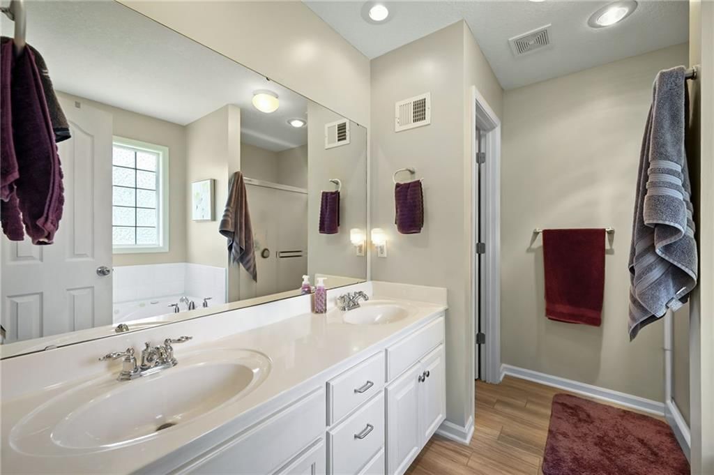 Photo 12 of 23 - 514 JOHNSTON Parkway