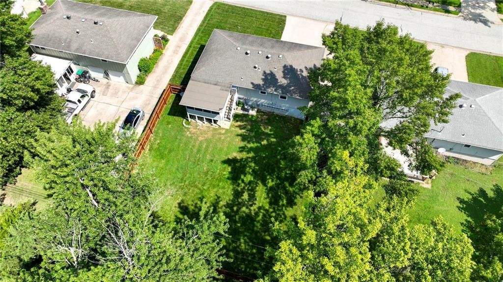 Photo 21 of 26 - 208 SW Gladstone Drive