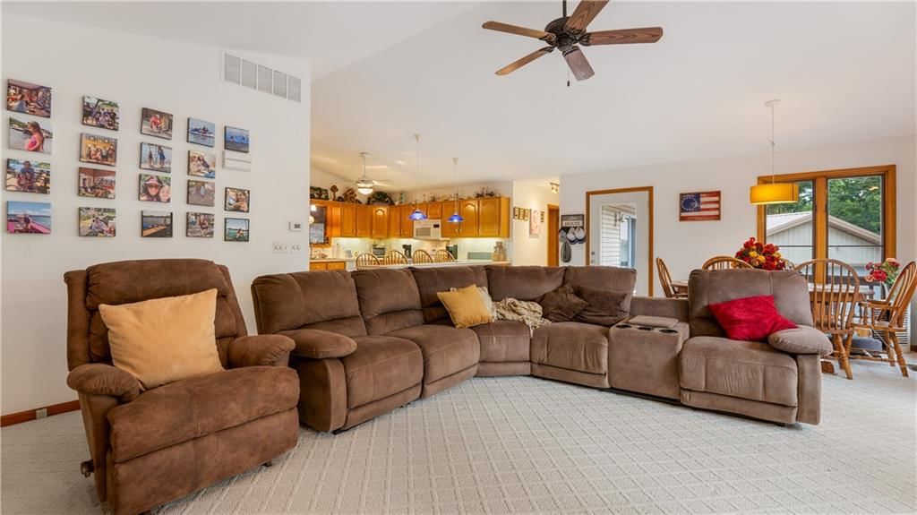 1414 Greenview Drive — photo 10