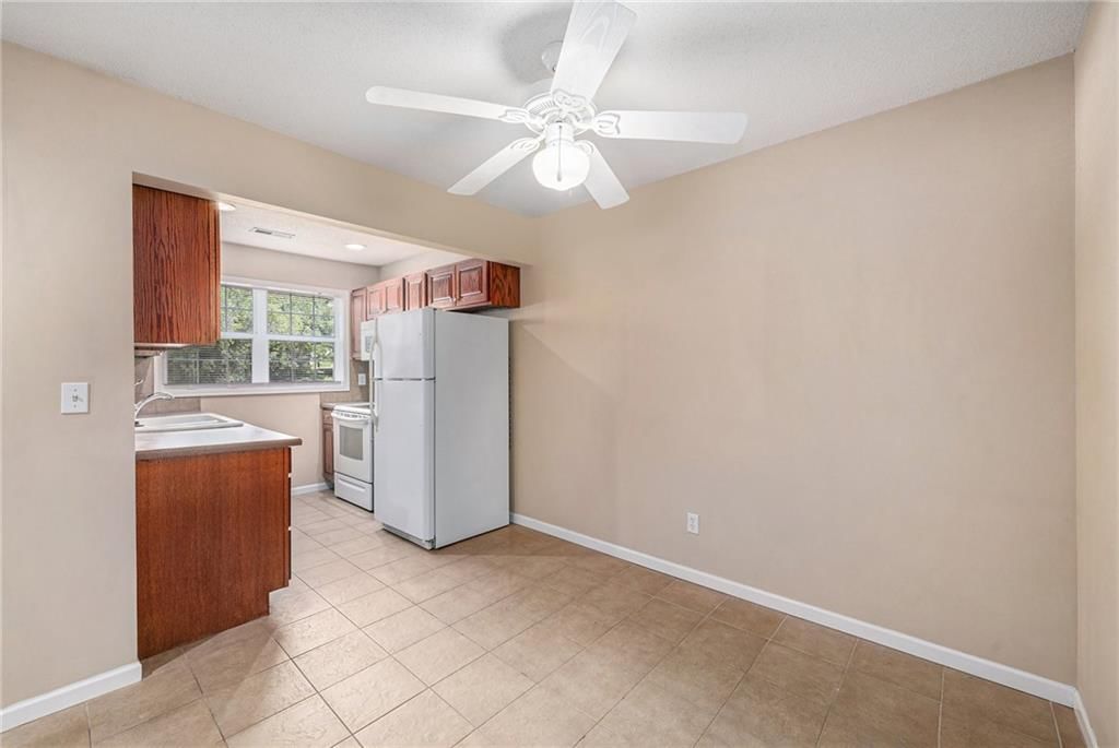 Photo 5 of 23 - 2427 NE 68th Street