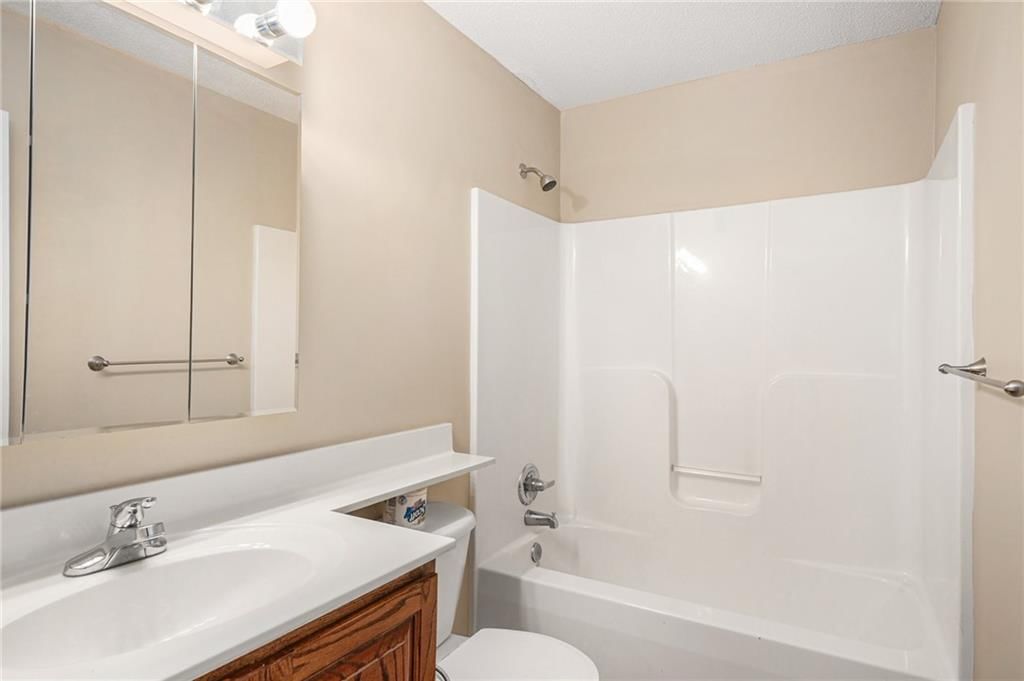 Photo 14 of 23 - 2427 NE 68th Street