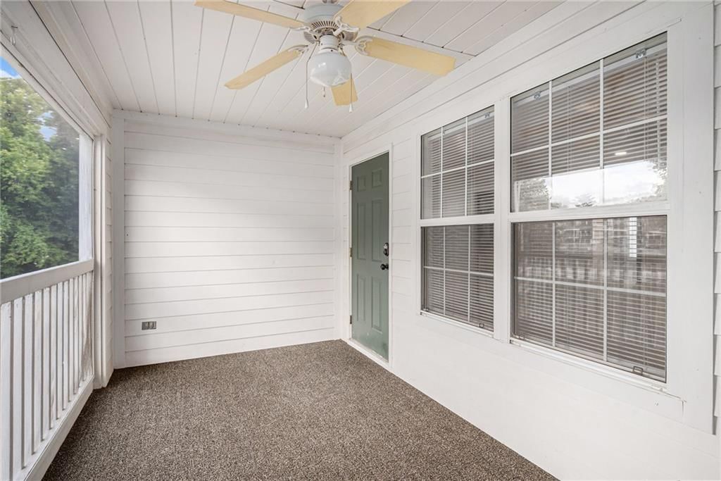 Photo 18 of 23 - 2427 NE 68th Street