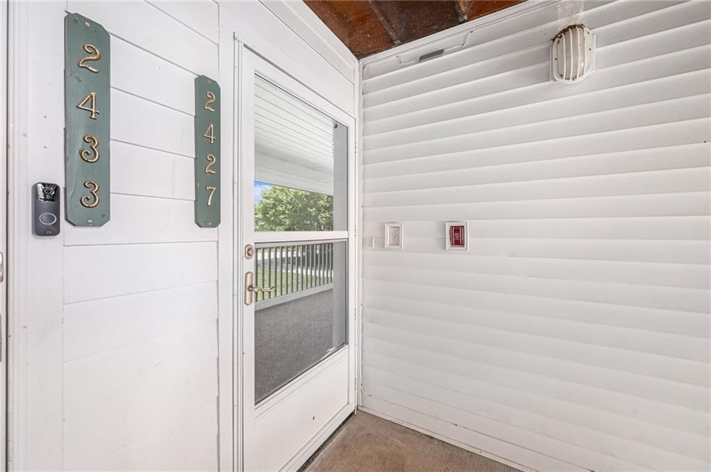 Photo 20 of 23 - 2427 NE 68th Street