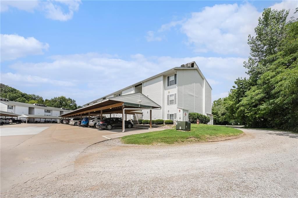 Photo 22 of 23 - 2427 NE 68th Street