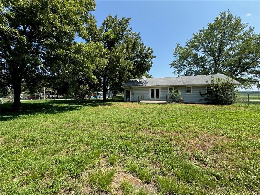 209 E Walnut Street — photo 3
