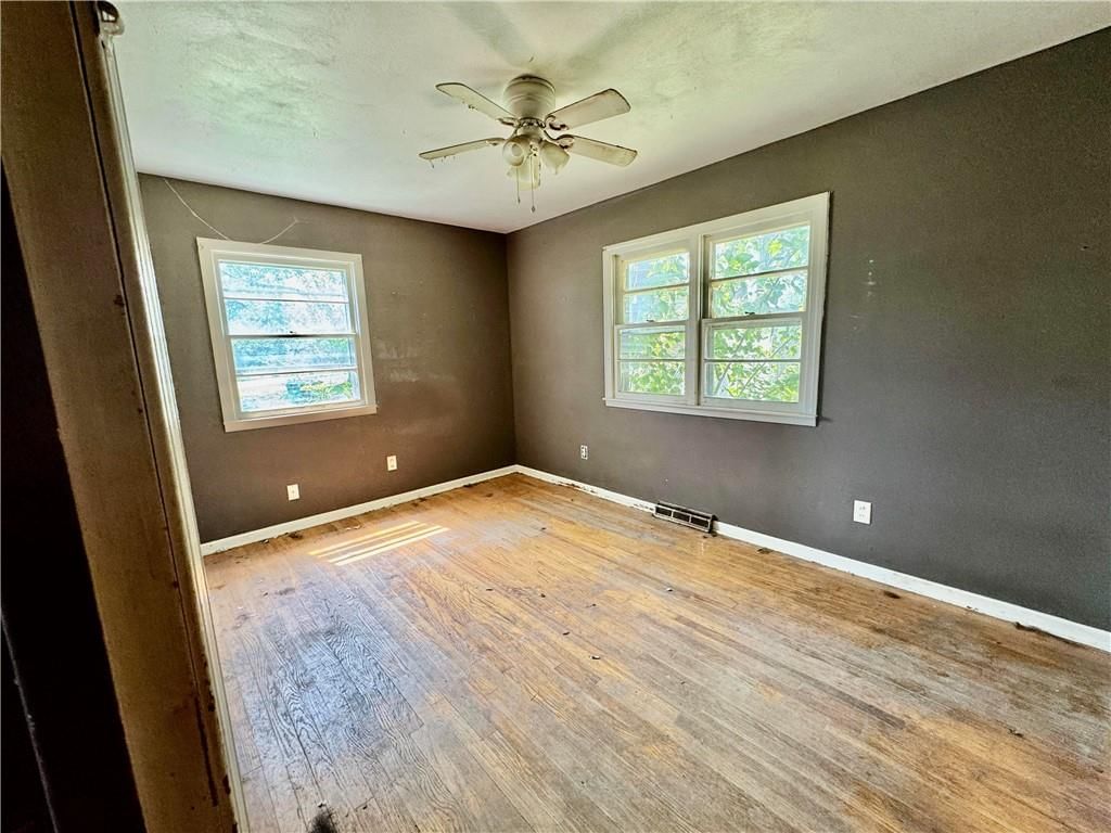 209 E Walnut Street — photo 9