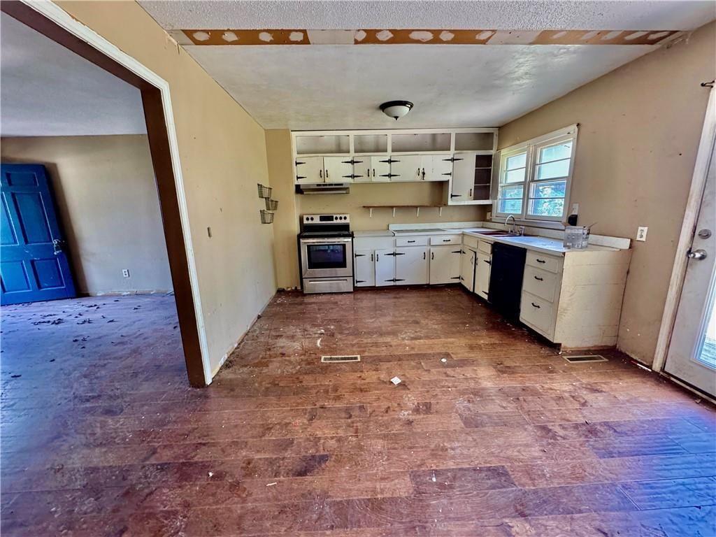 209 E Walnut Street — photo 10